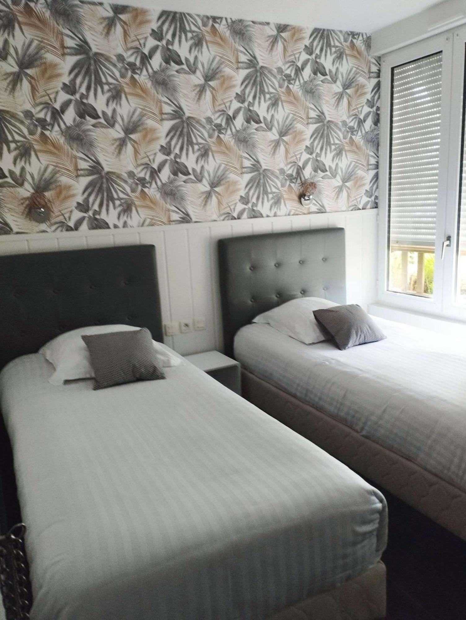 Brit Hotel L'Arrivee Guingamp Kültér fotó
