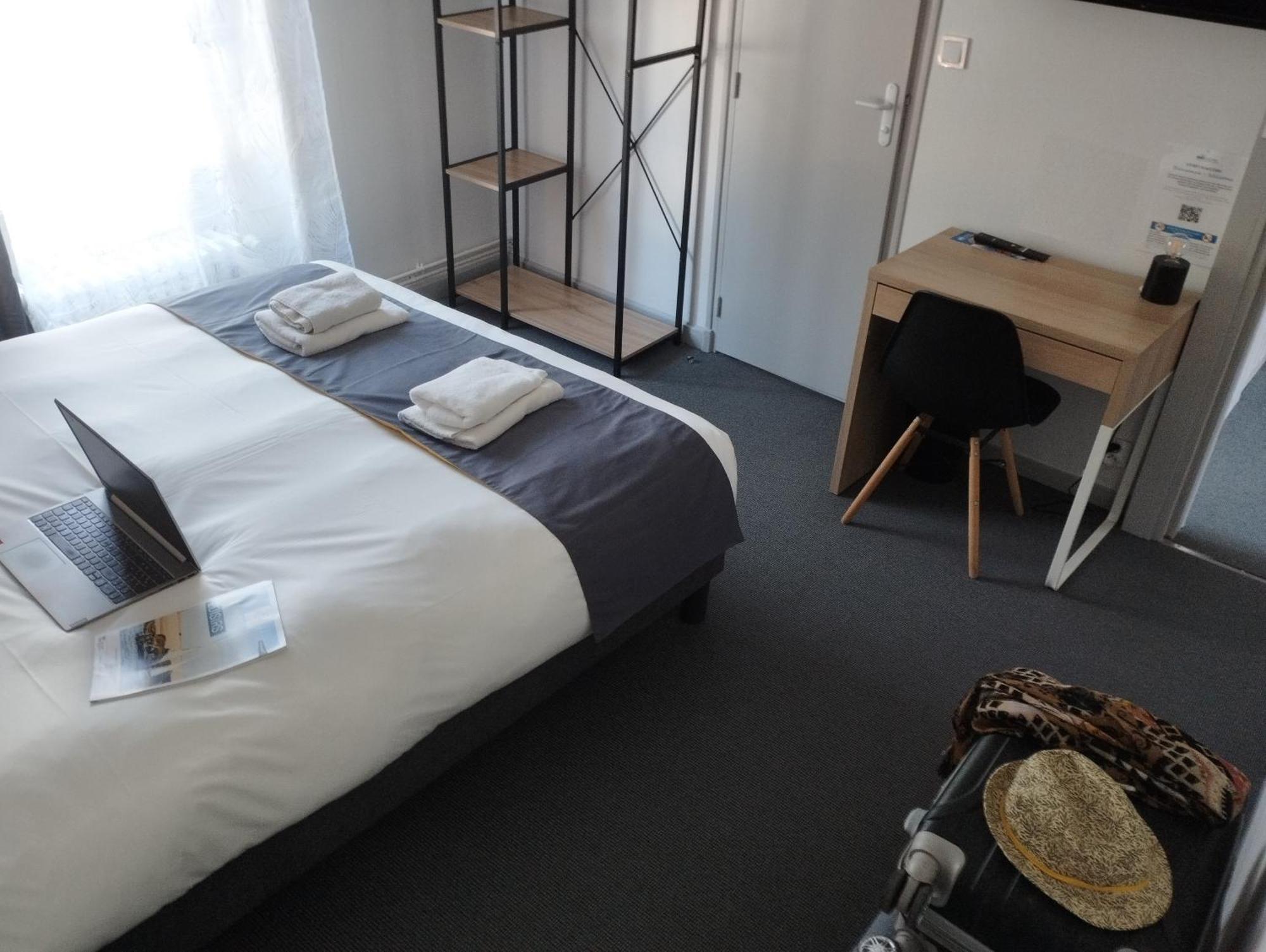 Brit Hotel L'Arrivee Guingamp Kültér fotó