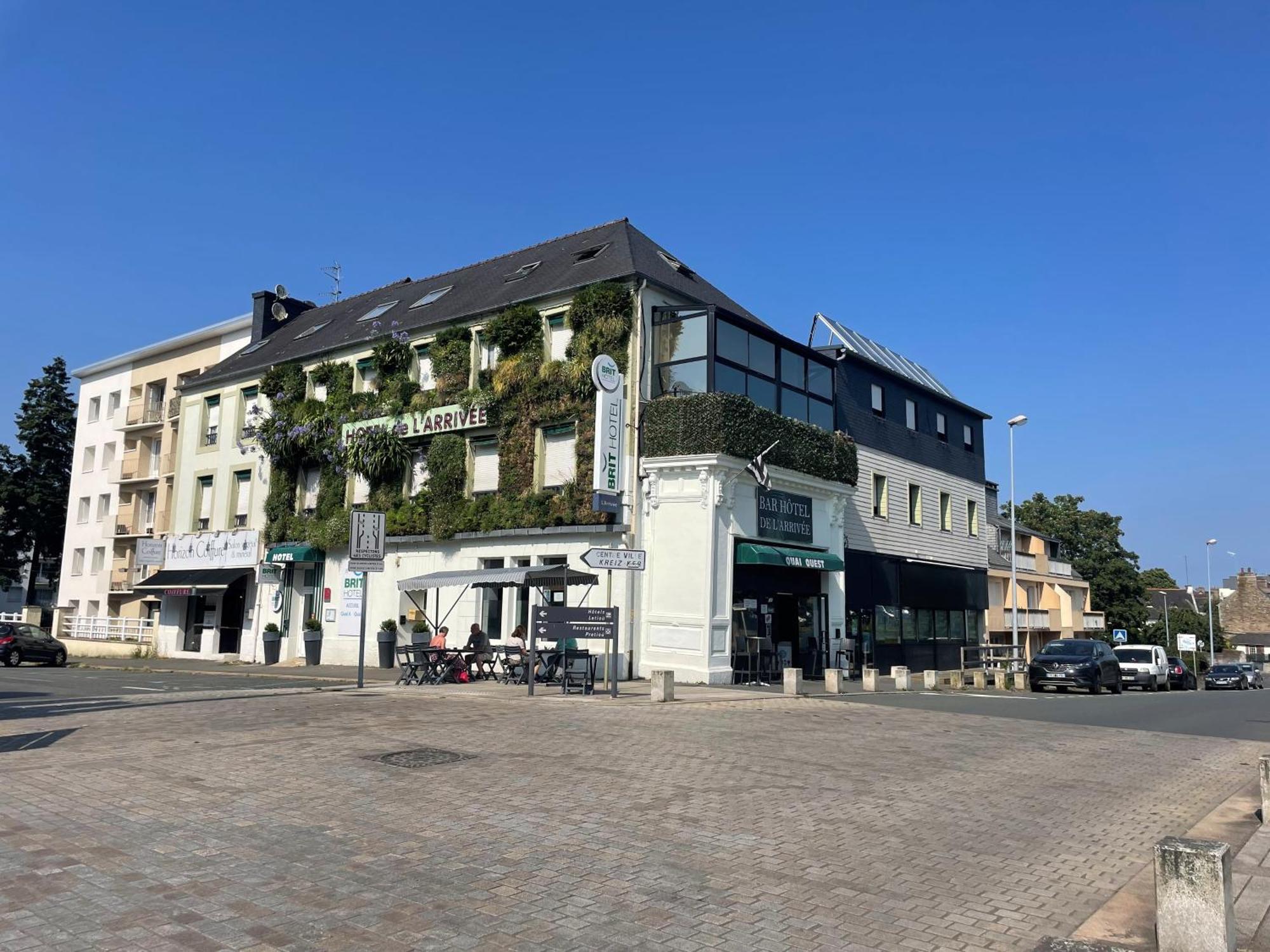 Brit Hotel L'Arrivee Guingamp Kültér fotó