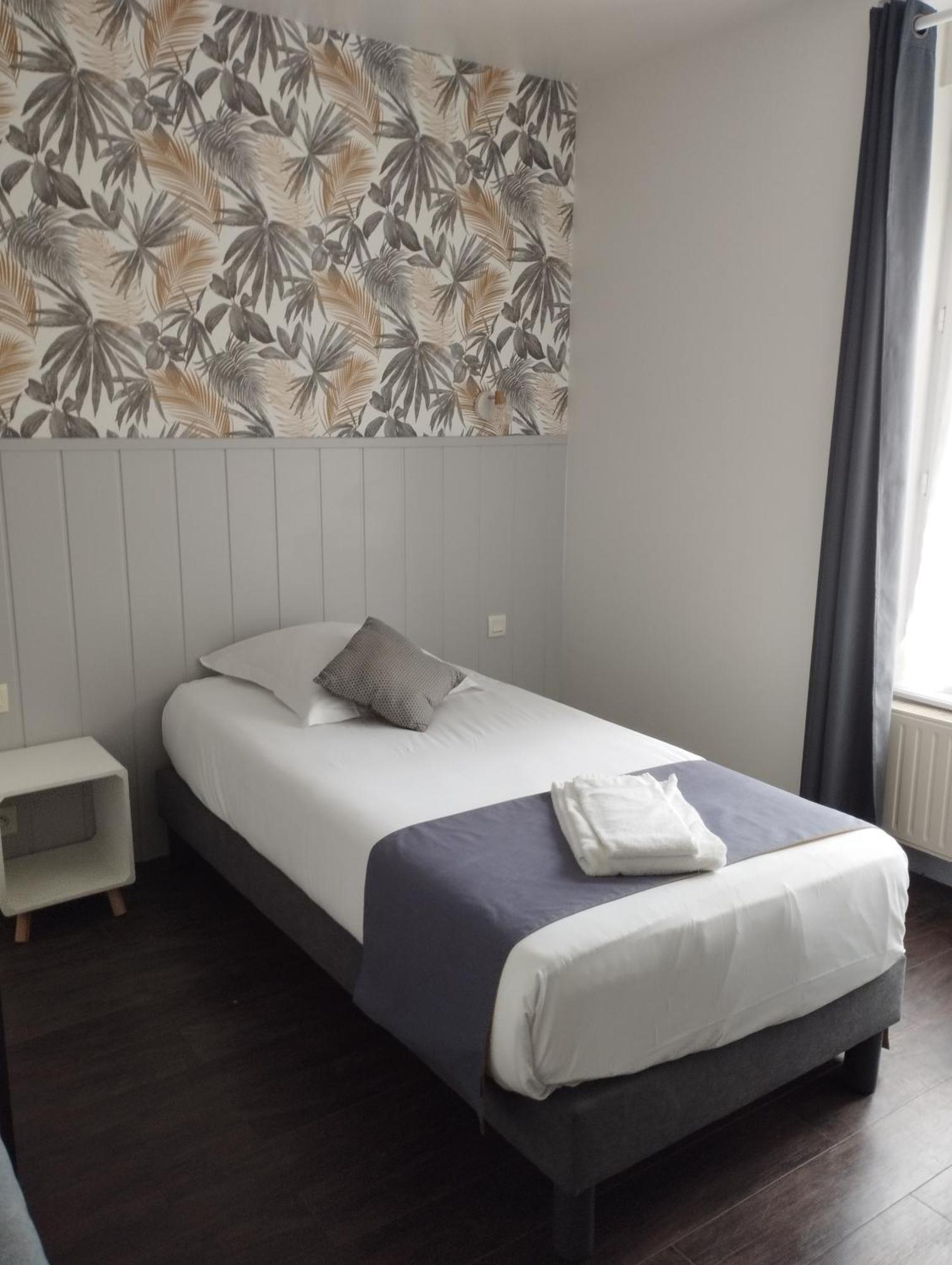 Brit Hotel L'Arrivee Guingamp Kültér fotó