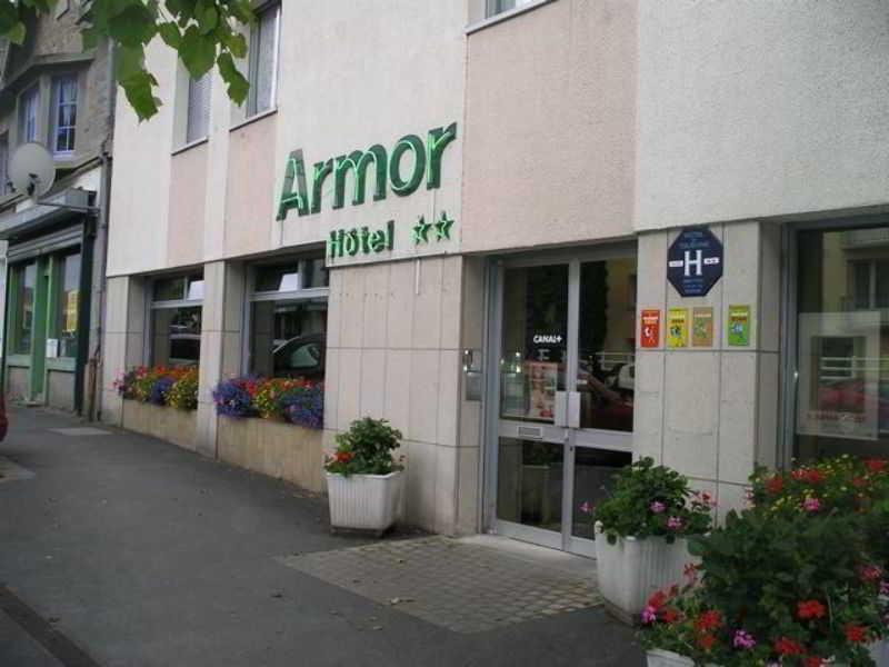 Brit Hotel L'Arrivee Guingamp Kültér fotó